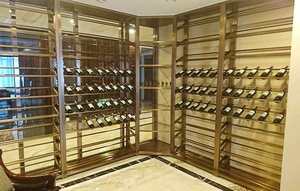 Cave à <span class=keywords><strong>vin</strong></span> moderne écologique en verre pour hall d'hôtel de luxe, étagère à <span class=keywords><strong>vin</strong></span> décorative en acier inoxydable doré de Foshan - Product Image 4