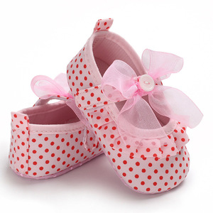 Yiwu Yiyuan Pakaian Bayi Perempuan Yang Indah <span class=keywords><strong>Hook</strong></span> & <span class=keywords><strong>Loop</strong></span> Sepatu 0-1 Tahun Musim Semi Musim Panas Musim Gugur Non-Slip Bayi Polka Dot Sepatu dengan Busur - Product Image 5