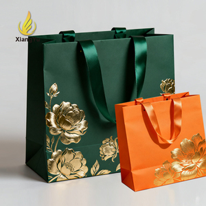 ถุงกระดาษสีเขียวแบบกำหนดเองพร้อมหูหิ้ว ถุงของขวัญขนาดกลางจำนวนมาก 12 สี รุ่นซีเนียร์ ใช้ได้หลากหลาย - Product Image 2