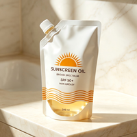 Pochette de recharge liquide cosmétique personnalisable, autoportante, avec bec verseur latéral et fenêtre transparente