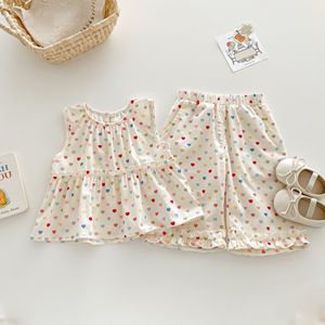 Conjunto de 2 Piezas para Niñas: Top sin Mangas y Pantalones Anchos - <span class=keywords><strong>Ropa</strong></span> de Verano Transpirable de Algodón con Estampado de Amor para Niños - Product Image 1