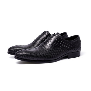 Chaussures habillées pour hommes en gros avec semelle Oxford en cuir véritable de haute qualité, offrant un design décontracté et professionnel. - Product Image 1