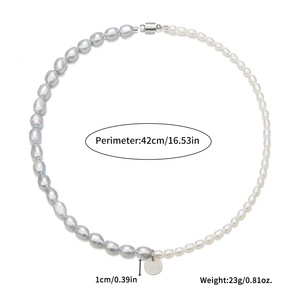 <span class=keywords><strong>Collana</strong></span> di <span class=keywords><strong>perle</strong></span> di riso barocco grigio e bianco di fascia alta da donna - Product Image 4
