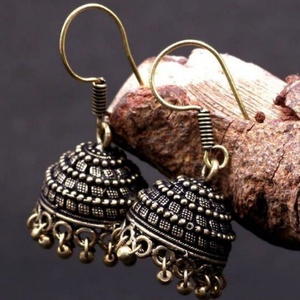 Descubre la Belleza Eterna: Pendientes Clásicos de Plata Estilo Indio para Mujer, Piercings Étnicos Estilo Bollywood con Detalles Exquisitos - Product Image 2