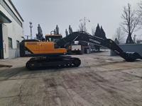 Excavatrices sur chenilles hydrauliques d'occasion Hyundai HX220L de 22 tonnes, de taille moyenne, en bon état, performantes, efficaces et fiables