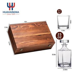Ensemble de carafe à whisky en cristal sans plomb gravé avec logo personnalisé, avec 4 verres dans un coffret en bois de qualité supérieure, pour la fête des pères, cadeau pour les demoiselles d'honneur - Product Image 2