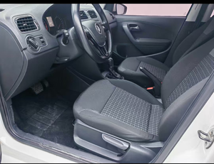 Volkswagen <span class=keywords><strong>Polo</strong></span> <span class=keywords><strong>2016</strong></span> 1.6L Automatic Comfort, 29.000 km Usata - Product Image 5