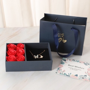 Boîte à bijoux carrée en papier pour collier de fleurs éternelles classique de la Saint-Valentin, sac à main, cadeau d'anniversaire, produit en gros, carton - Product Image 6