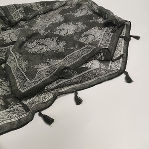 Écharpe personnalisée en forme de pompon en rayonne légère cousue à la main Hijab musulman Style ethnique Paisley - Product Image 4