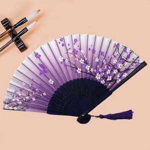 Abanicos clásicos con marcos de bambú, técnica tallada para accesorios de fiesta de boda y actuaciones de refrigeración, decoraciones, regalos de boda - Product Image 3