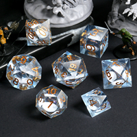 Liquid Core Dice Gitter Sharp Edge D & D Dice 7PCS Resin DND Dice Set avec étui cadeau pour donjons et jeu de dragon Bleu clair