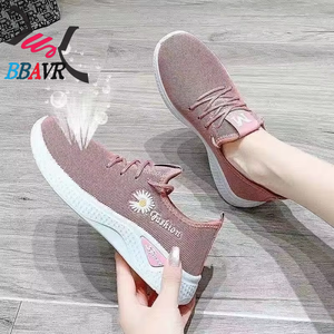 Nuevos Zapatos Deportivos Feizhinu para Primavera y Verano, Zapatos Casuales de Suela Suave para Mamá, Zapatos Deportivos de Malla de Caña Baja, Zapatos para Estudiantes al por Mayor - Product Image 4