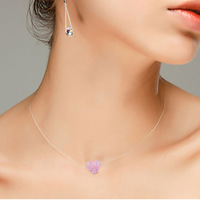 Collier Femme Transparent en Fil de Pêche Chaîne Invisible Petit Cœur pour Femme en Résine Ras de Cou Collier Femme