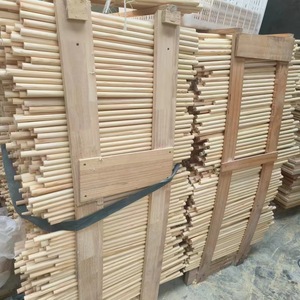 Bâtons ronds en bois de pin, couleur naturelle, faits à la main pour projets de bricolage - Product Image 4