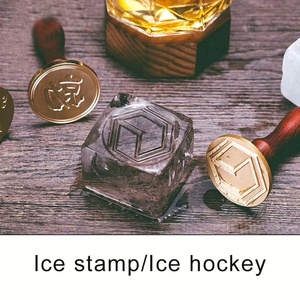 Moule à glaçons personnalisé avec logo, tampon à glaçons pour bar - Product Image 6