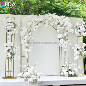 LEDA Decoración para Fiestas y Bodas al Aire Libre, Juego de Tres Piezas de Flores Colgantes Cuadradas de Acero Inoxidable Dorado, Fondo Grande para Eventos - Product Image 4