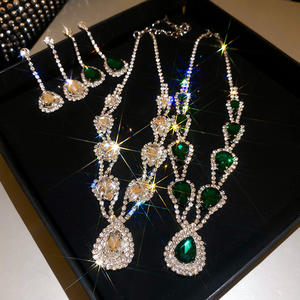 Fête Banquet Mariage Strass Goutte D'eau Pendentif Collier Ensemble Clavicule Chaîne Colliers Boucles D'oreilles Femme Ensemble De Bijoux - Product Image 1