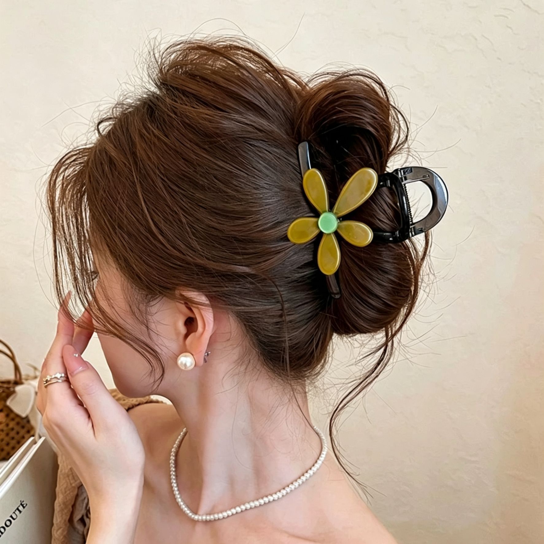 Pince à cheveux fleurie jaune-vert K47-2-8cm