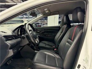 Oferta Especial: Toyota <span class=keywords><strong>YARiS</strong></span> L X 1.5L CVT Luxury PLUS Edition 2022, Hatchback de 5 Puertas y 5 Asientos, Matriculado Enero <span class=keywords><strong>2023</strong></span>, 46,000 KM - Product Image 4