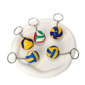 Llaveros de fútbol y voleibol de plástico Q Y: Souvenirs ligeros, de moda y creativos para bolsos y regalos. - Product Image 1