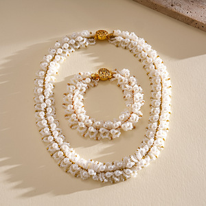 Collier vintage en perles, chaîne torsadée, collier simple et géométrique pour femme - Product Image 3