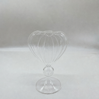 Verre à vin en forme de cœur de 200 ml, fabriqué à la main en verre borosilicate de haute qualité, couleur et logo personnalisables, passe au lave-vaisselle, verres uniques