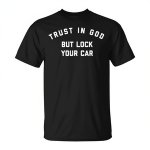 Confía en Dios pero cierra la puerta del coche - Camiseta religiosa - Product Image 2