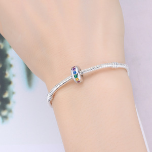 Pulsera de cuentas de cobre blanco - colgante con tope de goma y piedras de colores, un accesorio personalizado apto tanto para hombres como para mujeres - Product Image 6