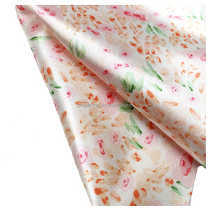 의류 용 맞춤형 패브릭 인쇄 폴리 에스테르 새틴 패브릭 디지털 인쇄 원단 - Product Image 3