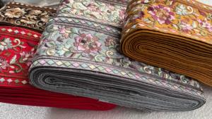 Textil bordado elegante hecho a medida, bordado con intrincados patrones florales con hojas. Ideal para diseñador de moda - Product Image 2