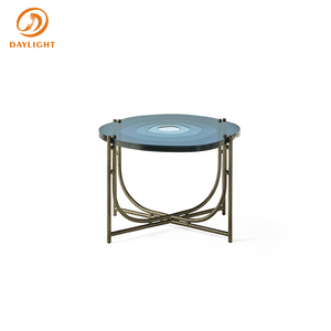 Table d'appoint moderne de luxe avec plateau à motif de cercles concentriques et structure en métal croisée cintrée, style Art Déco - Product Image 5