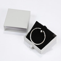 Boîte à bijoux de luxe en carton rose avec doublure en éponge, finition mate, logo personnalisé, recyclable, pour bagues, boucles d'oreilles, bracelets, boîte cadeau avec tiroir