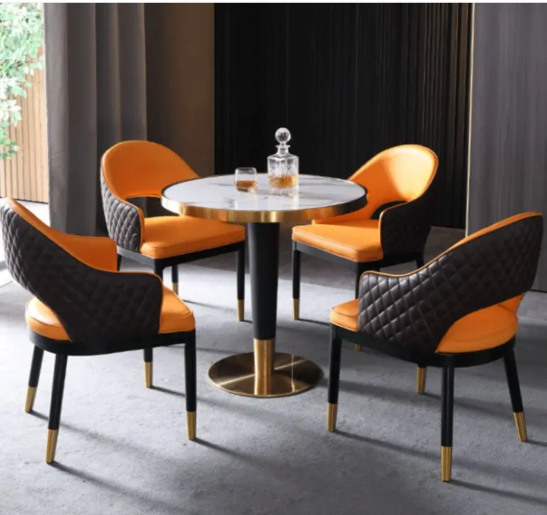 イタリアの豪華なモダンな丸い大理石のダイニングテーブルとターンテーブルと椅子の組み合わせ