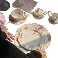 Nouvelle Assiette à Dessert en Céramique 2026, Motif Floral Iris Gaufré, Style Rétro Français, Idéale pour le Thé de l'Après-midi, Compatible Micro-ondes, Motif Végétal, Usage Domestique