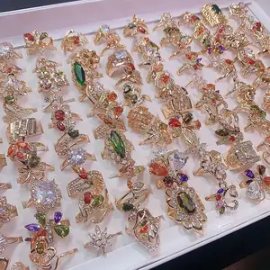 Bague en or 18 carats audacieuse pour femme avec diamant exagéré et zircon rétro Bijoux en argent à la mode incrustés de grosses pierres