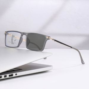 Gafas de Lectura Multifocales Fotocromáticas con Protección Anti Luz Azul, Diseño Cuadrado Vintage 2025 para Hombre y Mujer - Product Image 6