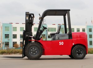 Вилочный погрузчик Tobeter CPC50, 5 тонн, дизельный, <span class=keywords><strong>2</strong></span>-уровневый, высота подъема 3 м, механическая ручная коробка передач, полный привод, цельнолитые шины, для любых дорог - Product Image 4