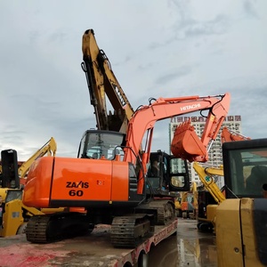 Excavadora de cadenas Hitachi ZX60 de segunda mano en buen estado y con pocas horas de trabajo, cucharón de 0.22m, motor Isuzu, alta calidad. - Product Image 5