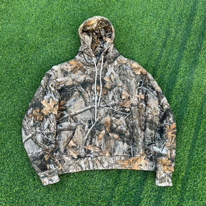 เสื้อมีฮู้ดของผู้ชายสติกเกอร์ด้านหลังลายพรางดิจิทัลสไตล์สตรีท - Product Image 1