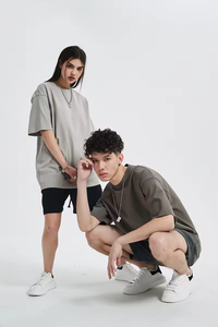 เสื้อยืดเปล่าแบบย้อมสี 310 แกรม ผ้าฝ้าย 100% สำหรับผู้ชาย ผู้หญิง ยูนิเซ็กซ์ แบรนด์ของคุณเอง สไตล์วินเทจ ย้อมสีแบบ Stone Washed - Product Image 3