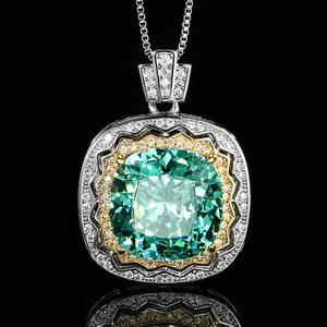 Juego de Joyería de Alta Calidad Ecológico con Colgante, Pendientes y Anillo de Cobre con Circonita Verde de 14*14MM para Mujer - Product Image 4