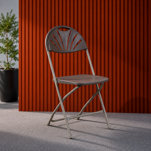 Chaise pliante grise avec dossier ventilé, structure métallique, assise en plastique, pour jardin extérieur, durable, portable, légère, style minimaliste - Product Image 1