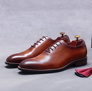 Mocassins de bureau pour hommes en cuir véritable, imperméables, antidérapants, légers, à motif floral intemporel, à enfiler, à bout fermé - Product Image 3