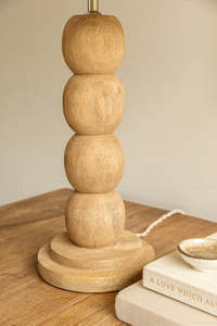 Lampe électrique Art Déco en bois avec motif végétal, finition naturelle, pour chambre et salon élégants - Product Image 3
