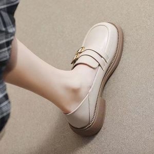 รองเท้าโลฟเฟอร์แบบสวมสำหรับผู้หญิง พื้นรองเท้าส้นเตี้ย ยางกันลื่น สวมใส่สบาย สไตล์ลำลอง ไซส์ 35-43 - Product Image 2