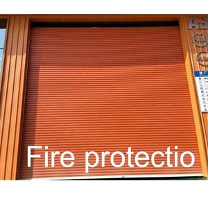 Puertas de garaje de aislamiento moderno con puerta de garaje de aluminio negro enrollable de pista Ce - Product Image 1