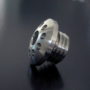 Tapa de tanque de combustible de titanio, tuerca personalizada GR5 M20x2.<span class=keywords><strong>5</strong></span> para Ducati, Honda, Kawasaki, <span class=keywords><strong>Triumph</strong></span>, Yamaha, MV, AGUSTA, 675, 800, F4, BRUTALE - Product Image 2