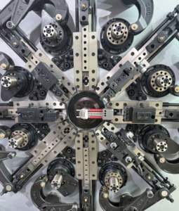 Mesin Pembentuk Kawat Universal CNC Otomatis Presisi Tinggi dengan Diameter Kawat 0.<span class=keywords><strong>2</strong></span>-<span class=keywords><strong>2</strong></span>.5 mm, Dilengkapi Motor & Bantalan - Product Image 3