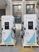 Station de recharge rapide DC à double prise au sol de niveau 3 180 kW Écran tactile LCD de 7 pouces et langue de l'écran Accepte la personnalisation