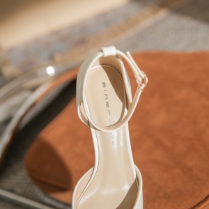 รองเท้าส้นสูงแบบปิดสำหรับผู้หญิงสไตล์เกาหลี พื้นรองเท้าหนังแท้ แบบสวม สายรัดปรับได้ กันลื่น ลายเรขาคณิต - Product Image 6